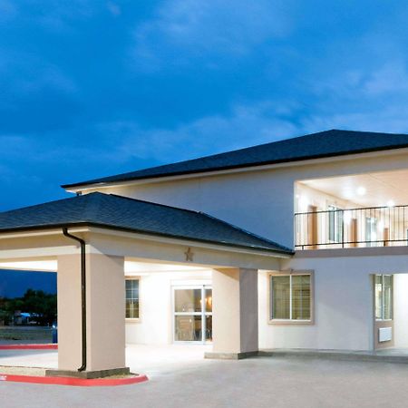 Super 8 By Wyndham Colorado City Εξωτερικό φωτογραφία